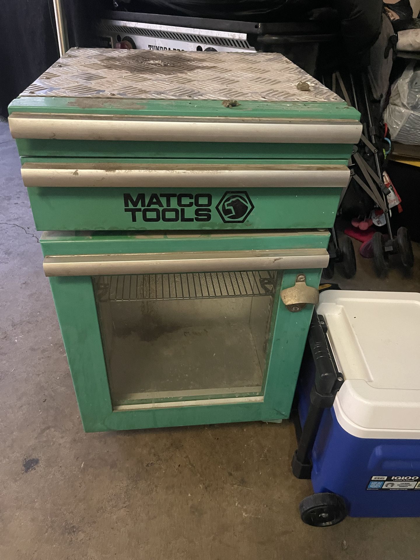 $150 Marco Tools box the frige turn on but don’t get it cool in Tulare