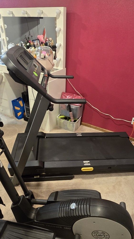Golds Gym 450 Treadmill