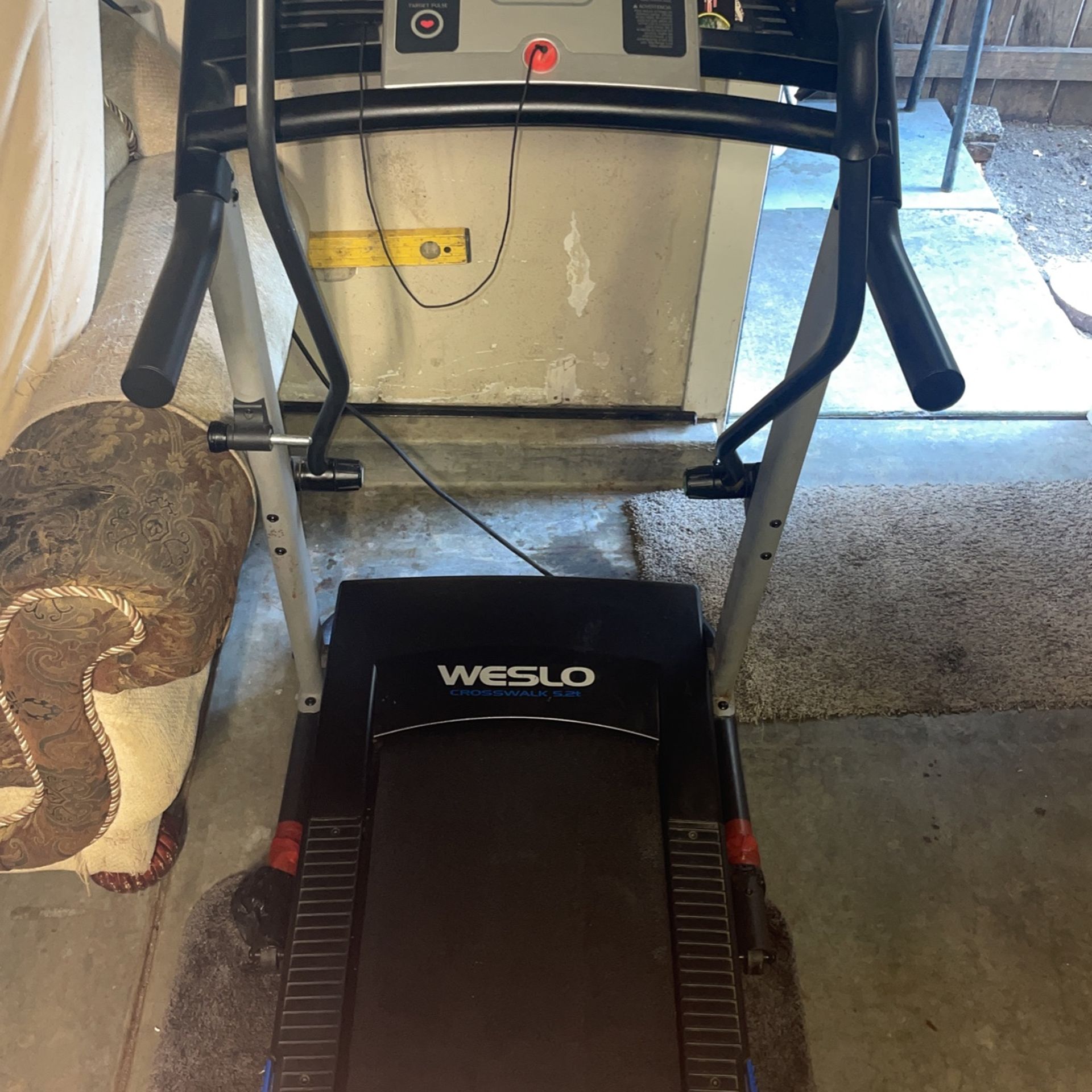 Weslo Crosswalk 5.2t Treadmill for Sale in Stockton CA OfferUp