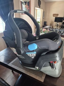 Car seat for 4 pounds to 35 pounds