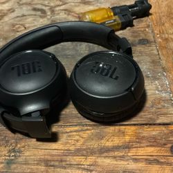 Jbl Head Phones(wireless)