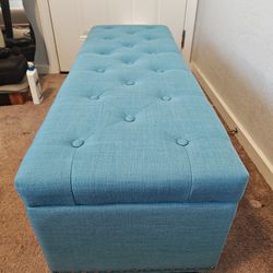 Beautiful Ottoman! Great for seating and storage!