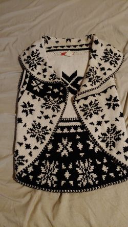 Knitted sleeveless vest