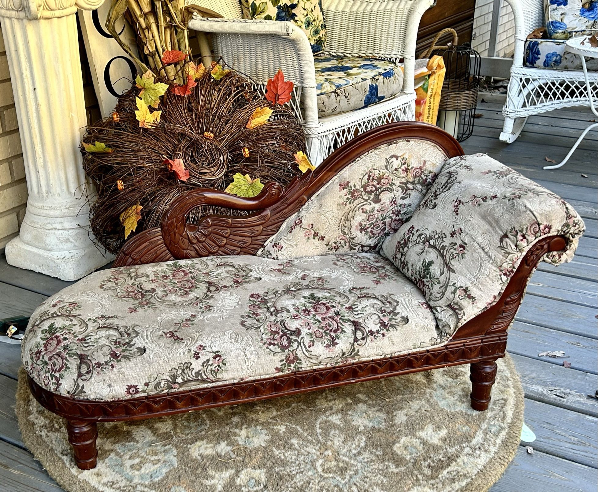 Fainting Couch For Doll Or Small Animal