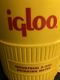 IGLOO INDUSTRIAL https://offerup.com/redirect/?o=NS5HQUw= Drinking Water $49