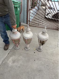 6 outdoor Victoria lights