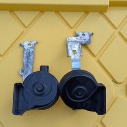 2015-2020 AUDI A3 QUATTRO SEDAN RIGHT SIDE HIGH NOTE TONE HORN SIGNAL OEM