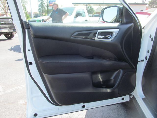 2017 Nissan Pathfinder