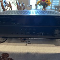 Yamaha RX-V575 receiver  