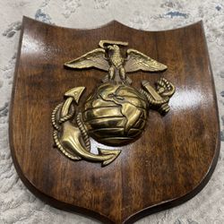 vintage large Marine Corps USMC walnut plaque with brass Eagle, Globe