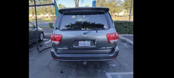 2005 Toyota Sequoia