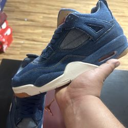 JORDAN RETRO 4 BLUE LEVI 