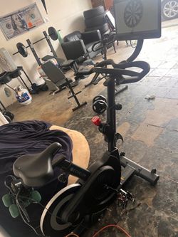Echelon bike screen works moving out don’t have room for it