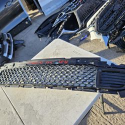 Jeep Cherokee Lower Grille Oem