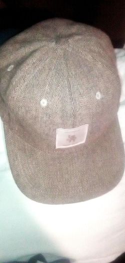 Pleeted  snapback hat