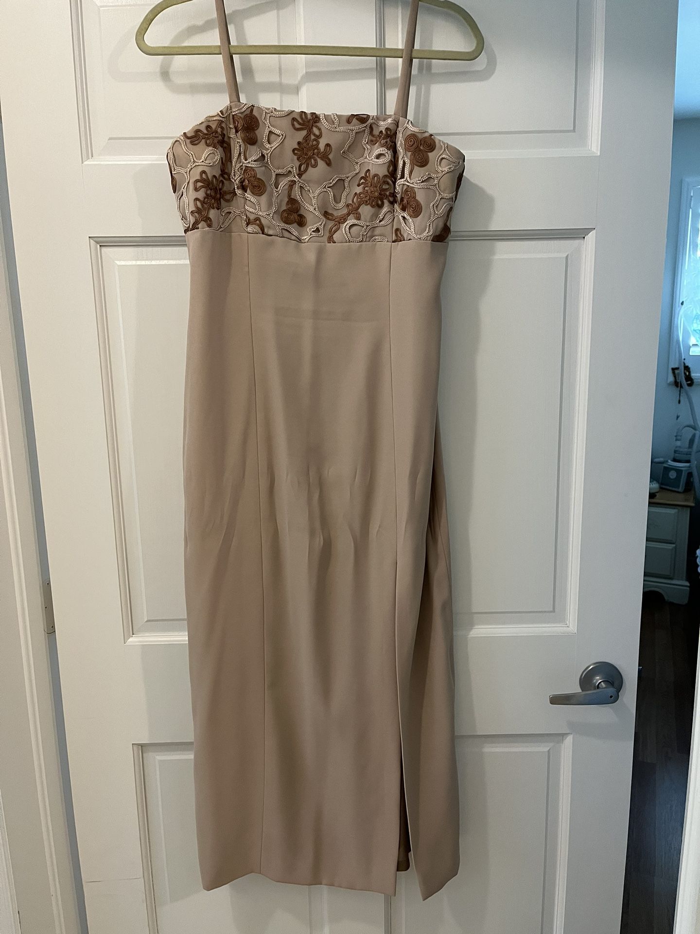 Tapioca, party dress with shawl 