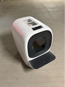 Automatic self refilling and cleaning cat litter box