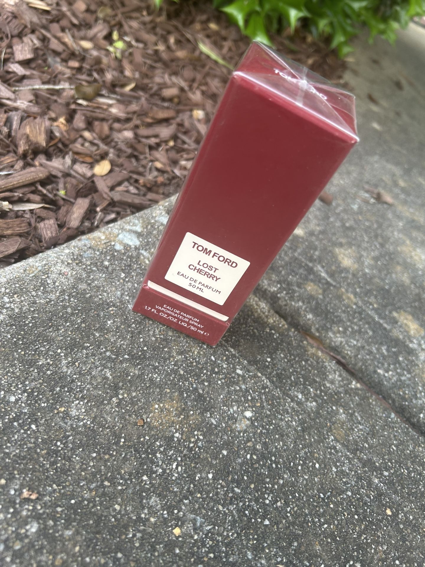 tom ford “lost cherry”