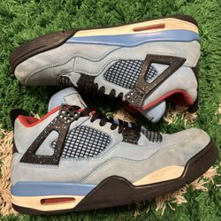 Jordan 4 Travis Scott