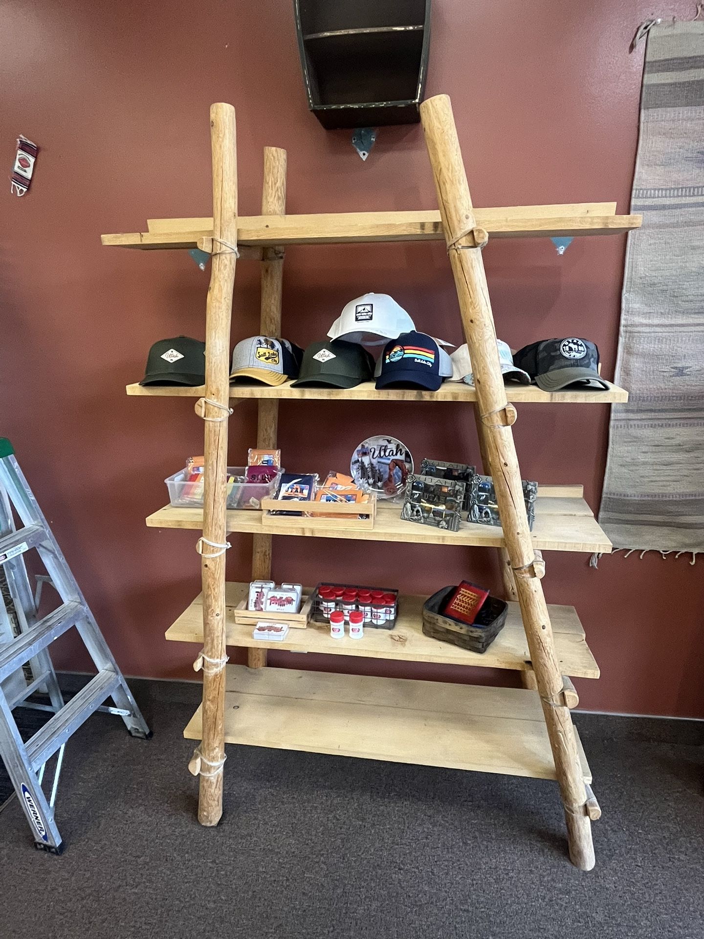 Shelving/decor