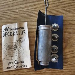Aluminum Decorator For Cakes And Cookies