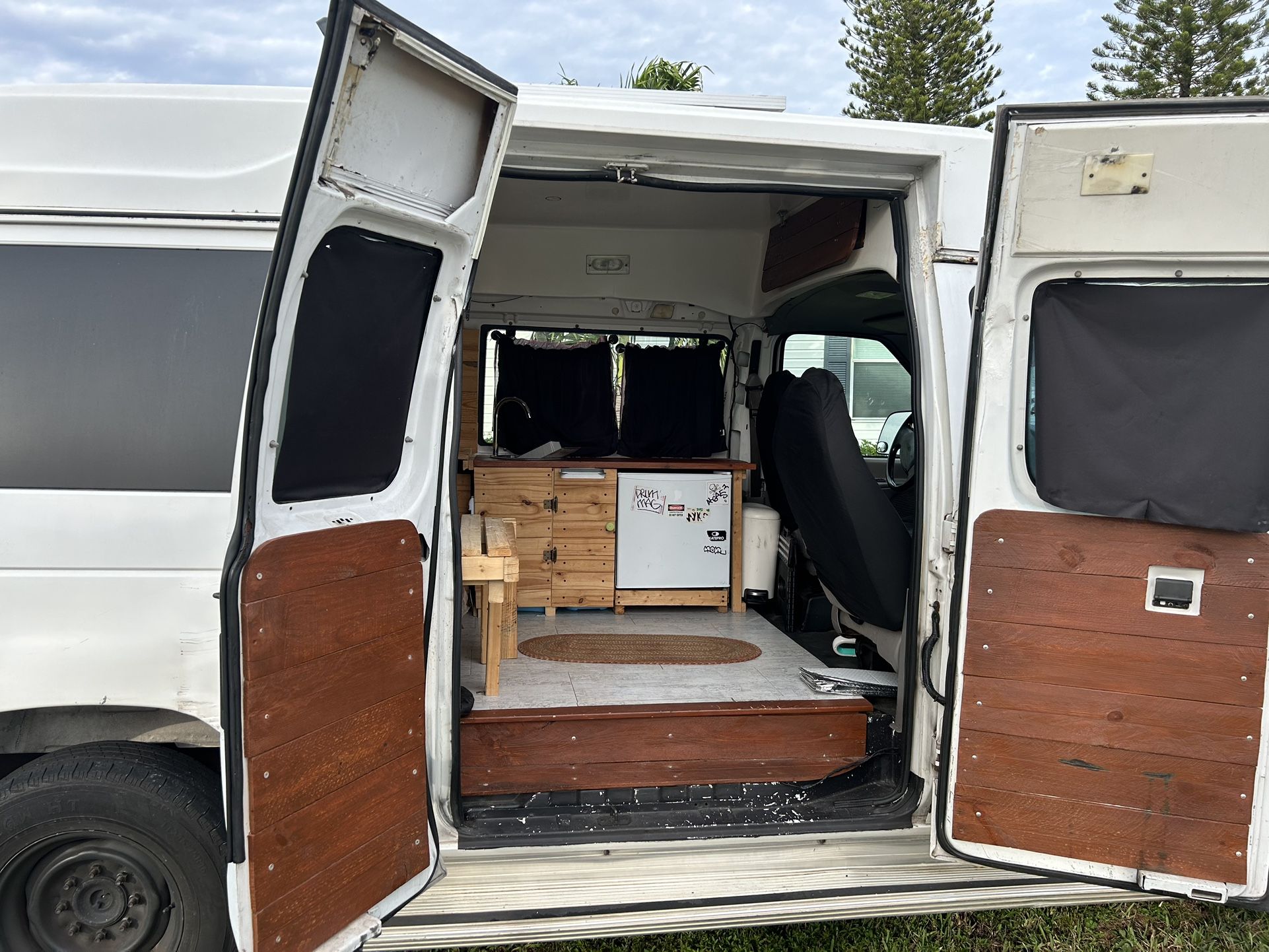 1999 ford e250