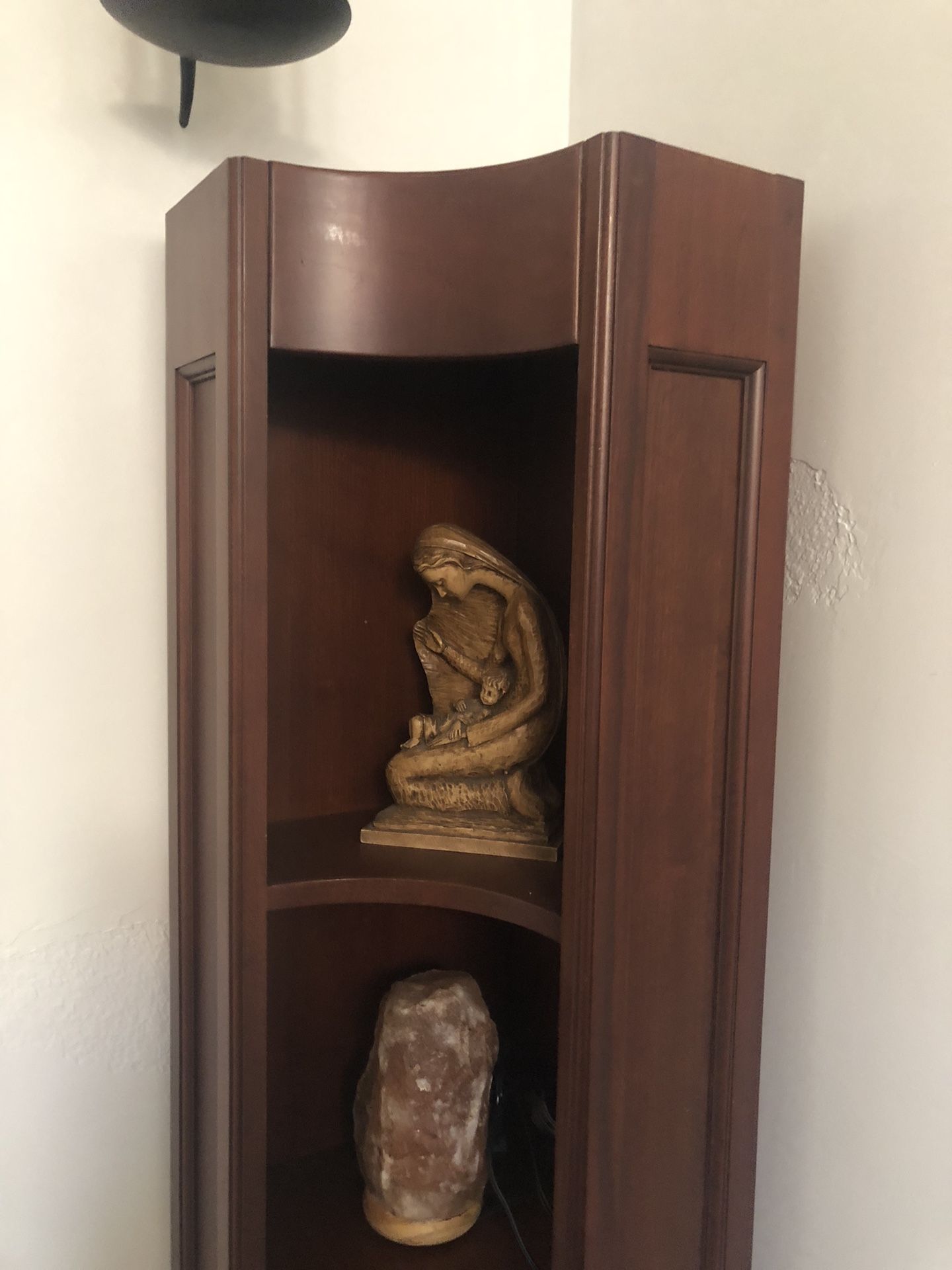 2 Corner Bookshelves