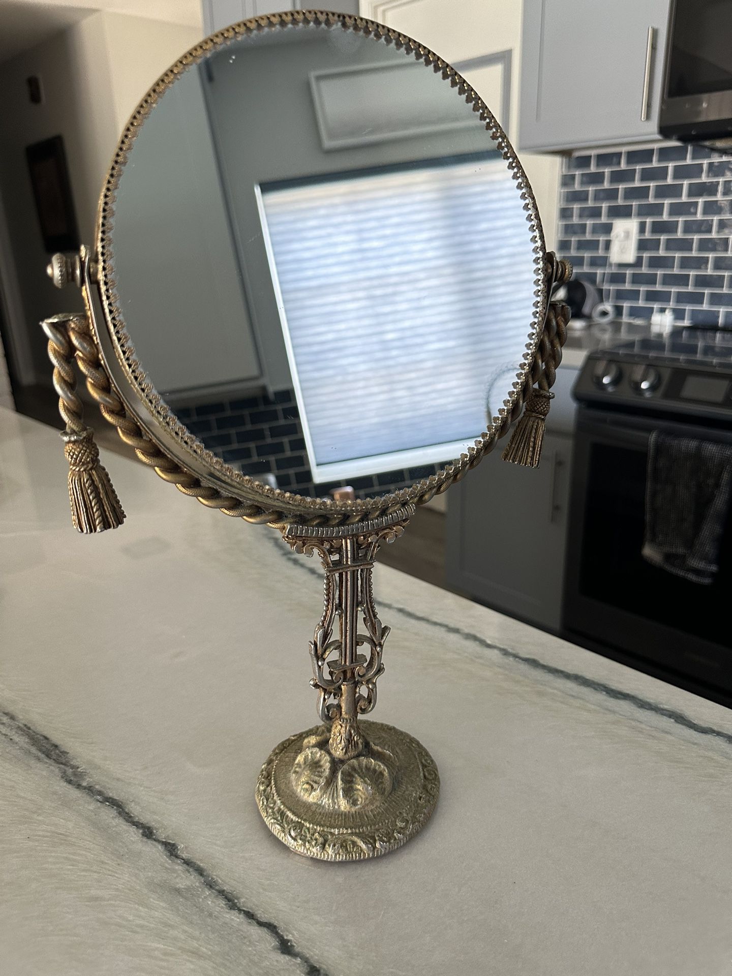 Vintage Pedestal Mirror 🪞 