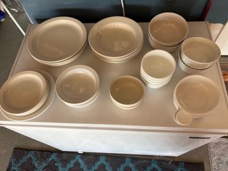 Cream Ceramic Dinnerware Set - Plates and Bowls