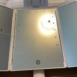 New TriFold LED Lighted Makeup Mirror 