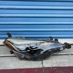 2017,2018,2019 Toyota Corolla Sport,S Headlight/Foco Delantero Rh Passenger Oem,Original  Ask