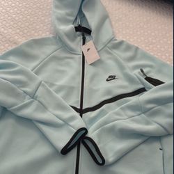 Nike Tech 