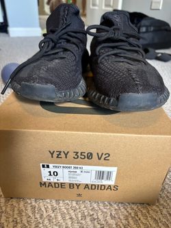 Yeezy 350 v2 onyx size 10 mens