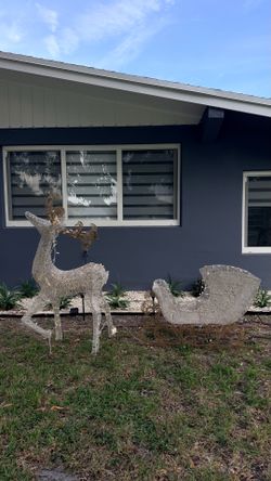 Deers Christmas decor