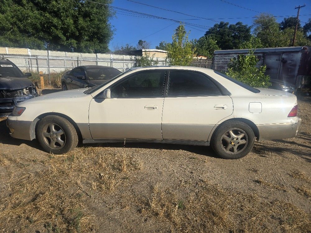 1998 Lexus ES 300
