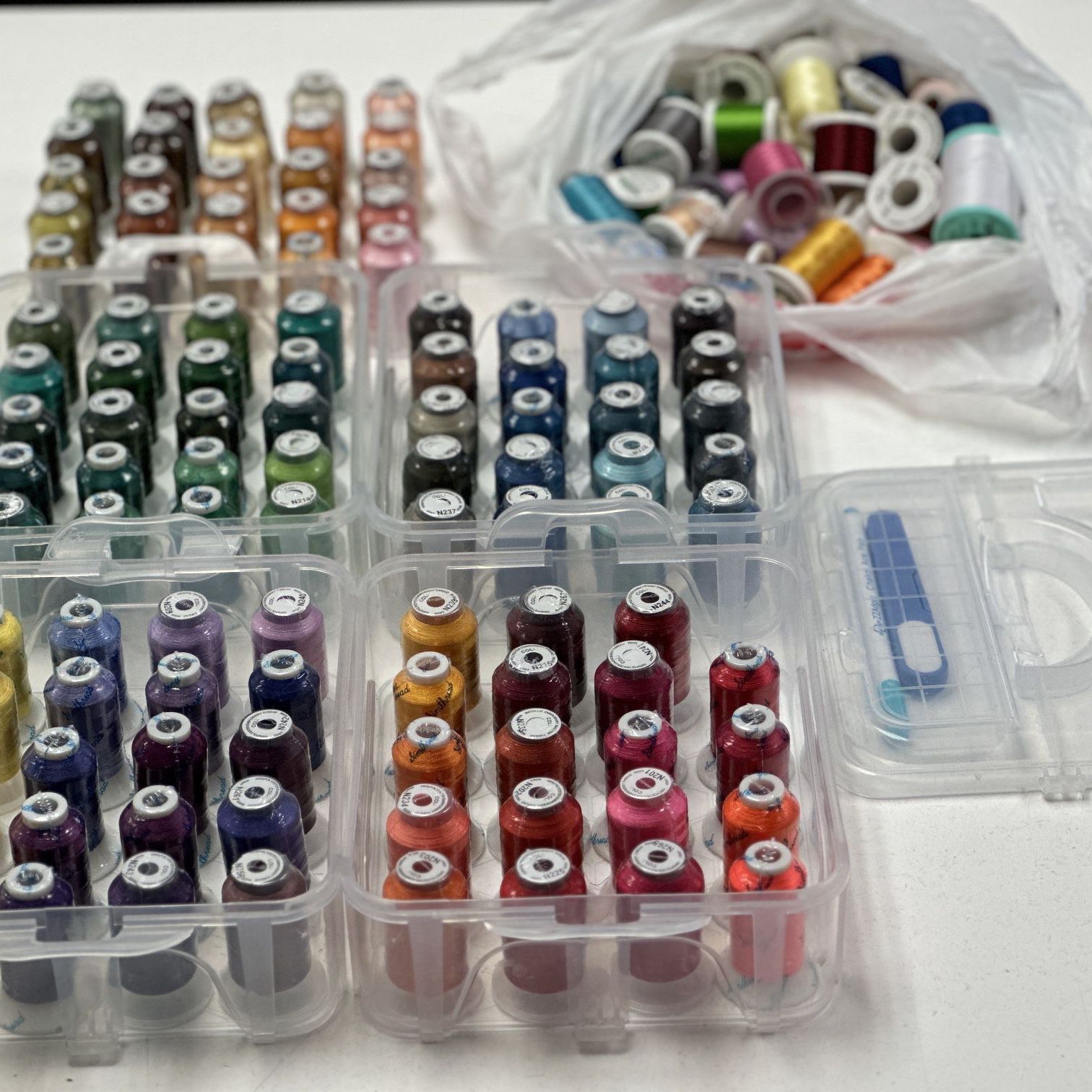 150+ Embroidery Spool Thread Multi color Lot / Carrying Case