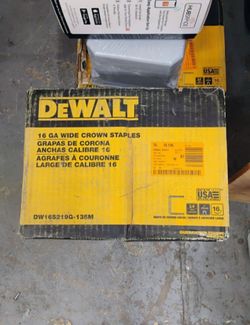 DEWALT
3/4 in. x 1 in. x 16-Gauge Galvanized Wide Crown Glue Collated Staple (13,500-Piece)