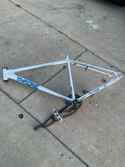 Throne frame chrome