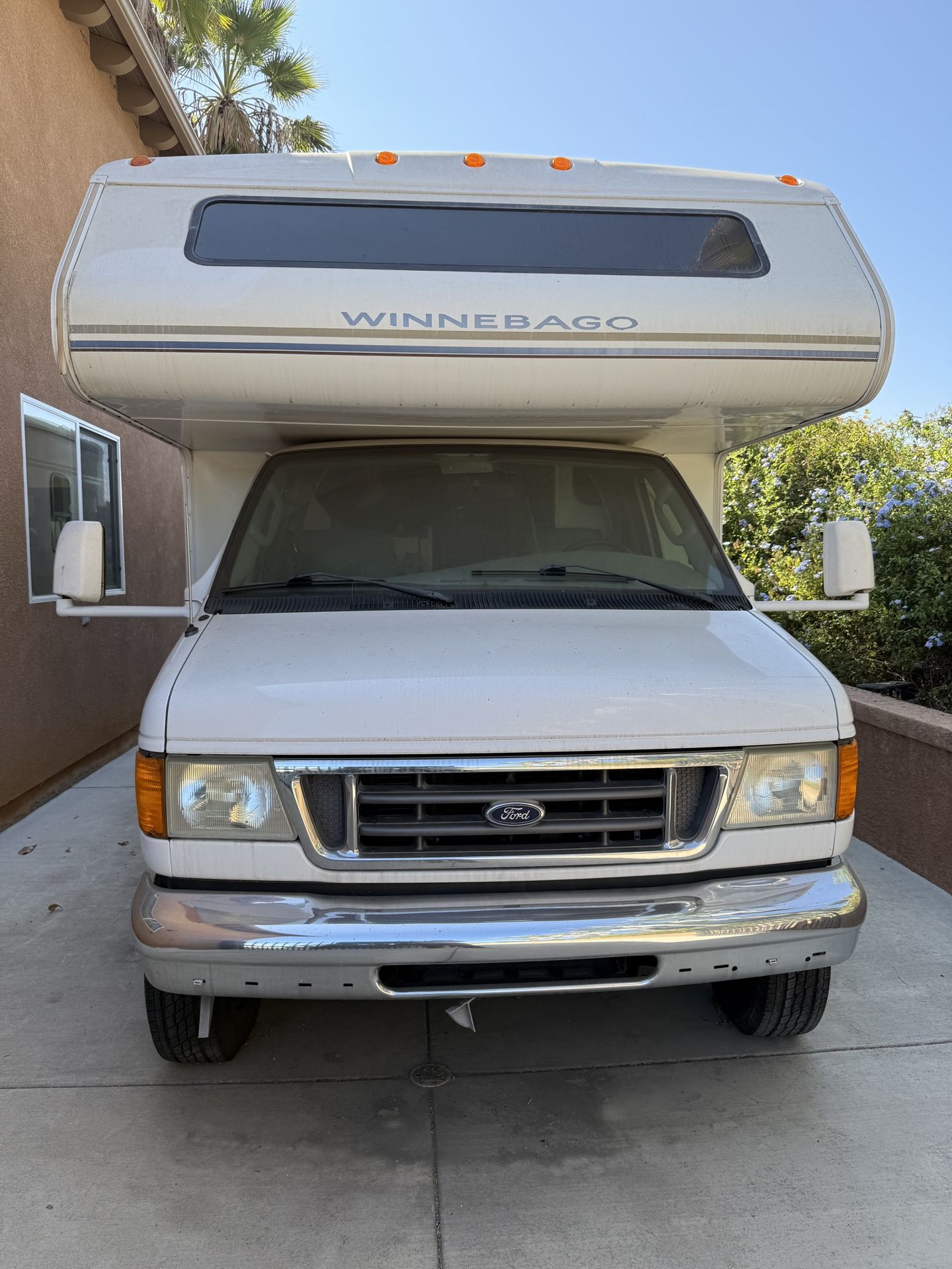 2004 Winnebago Minnie Winnie