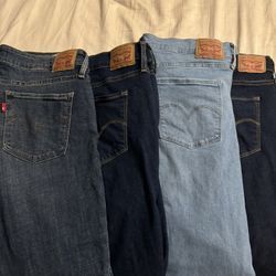 Women’s Levi Skinny Jeans