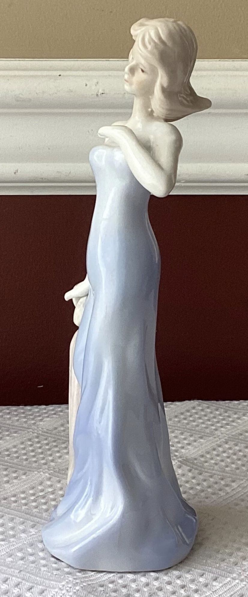 Beautiful Vintage Porcelain Lady Figurine