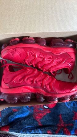 Air Vapormax plus red