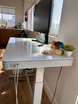 Standing glass whiteboard desk w/ usb chargers