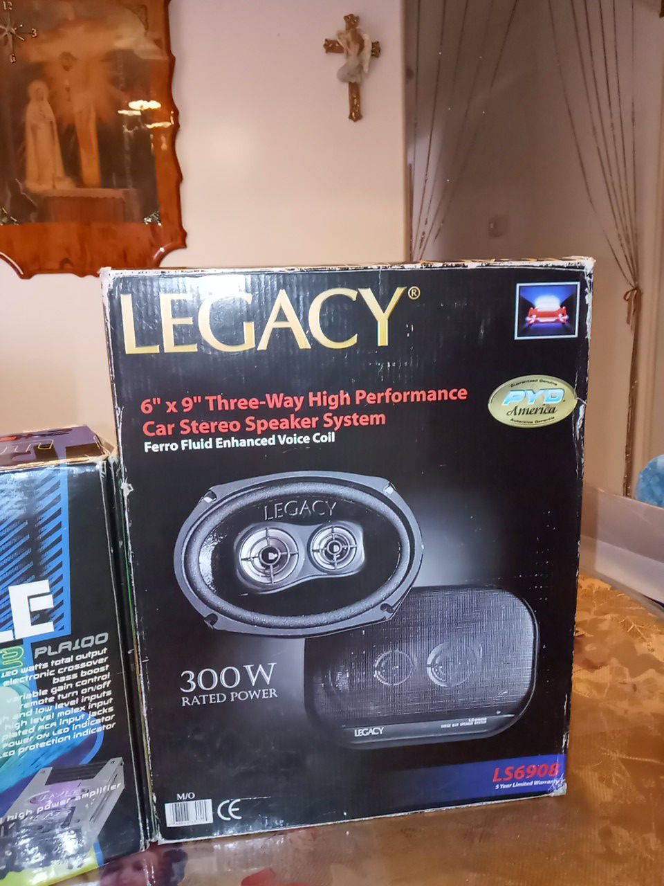 300 W Legacy car stereo speaker system and pyle amplifier