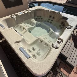 Hot tub/Jacuzi