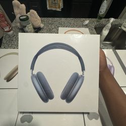 AirPods Max blue