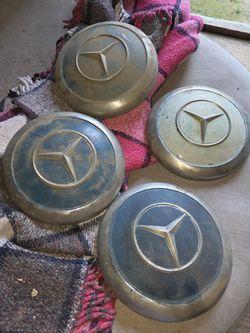 Mercedes-Benz Hubcap