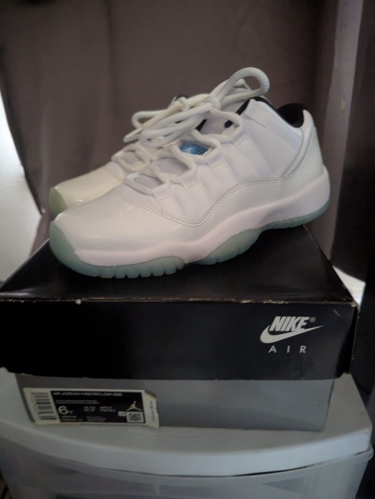 Nike Air Jordan 11 low Legend Blue (2021)