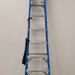 Ladder 8' Almost New Condition 