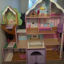 Doll House 